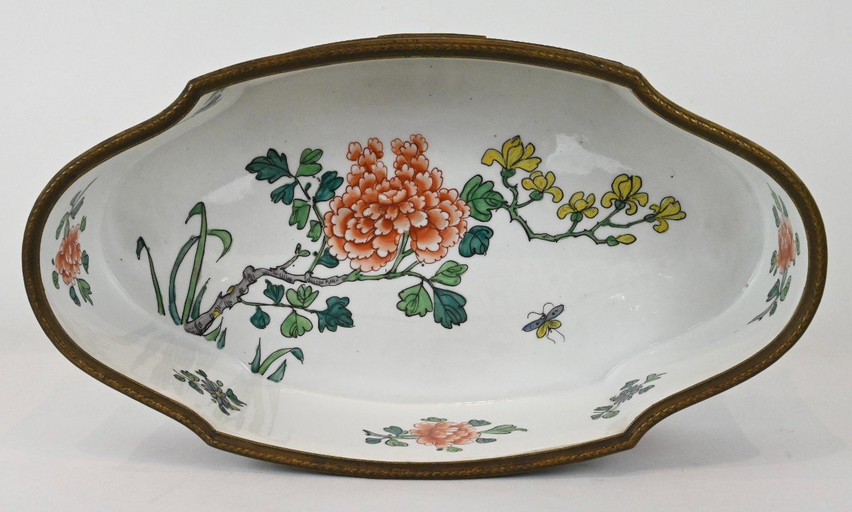 Centre De Table En Porcelaine Polychrome Avec Motifs Floraux - Chine Début Du 20e Siècle-photo-3